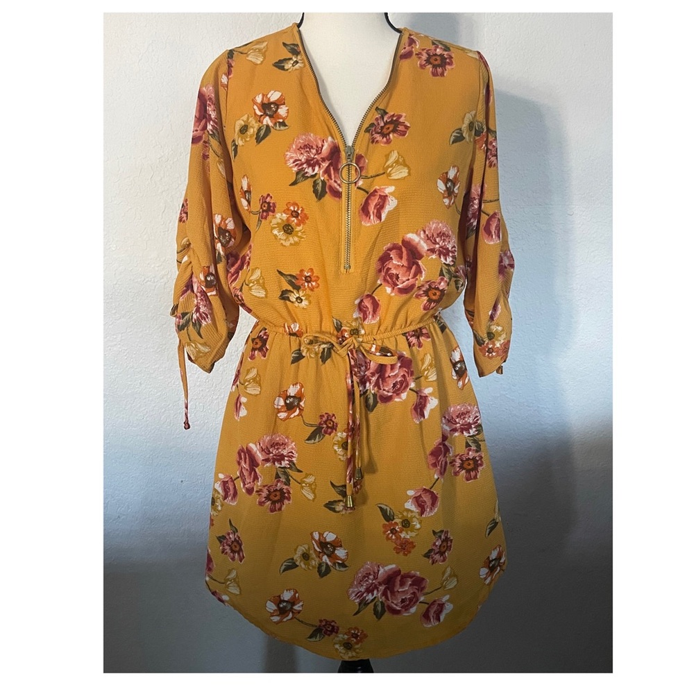 J for Justify Brand Dress M Short, Zipper Front 3/4 sleeves Floral .